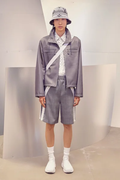Look 3